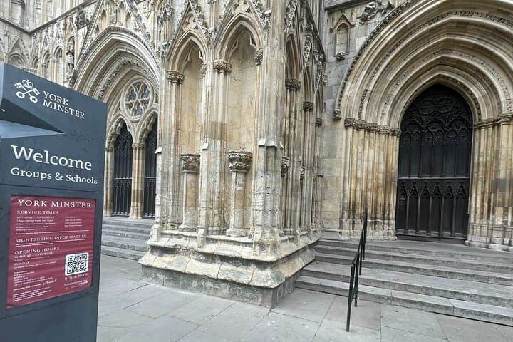 Exterior Walking Tour of York Minster with Group Access — Audio-Guided Interior Visit photo 4