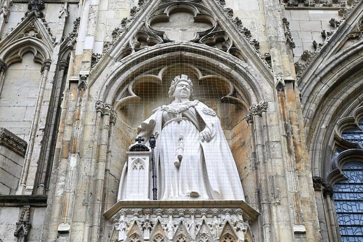 Exterior Walking Tour of York Minster with Group Access — Audio-Guided Interior Visit photo 5