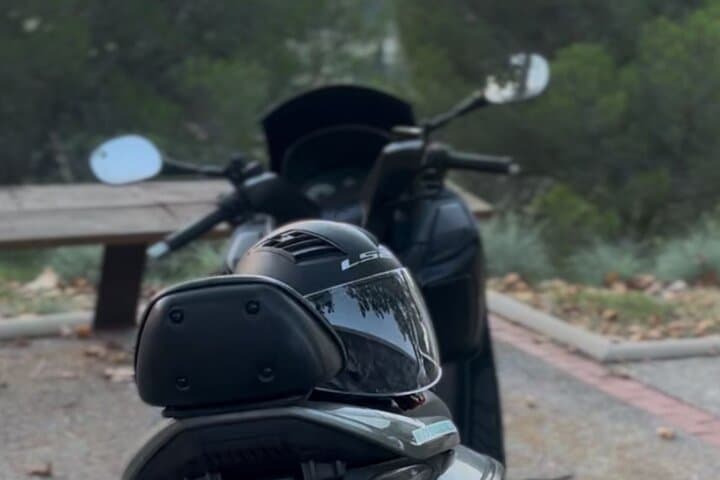 Private Scooter Tour of Barcelona: City Highlights & Seaside Views photo 3