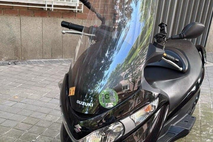 Private Scooter Tour of Barcelona: City Highlights & Seaside Views photo 4