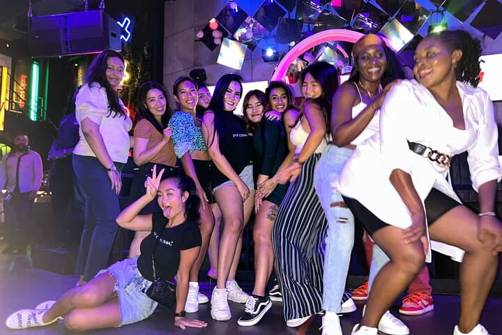 Dubai Pub Crawl: Rooftop Bars, Club Entry & Party Bus Nightlife Tour photo 3