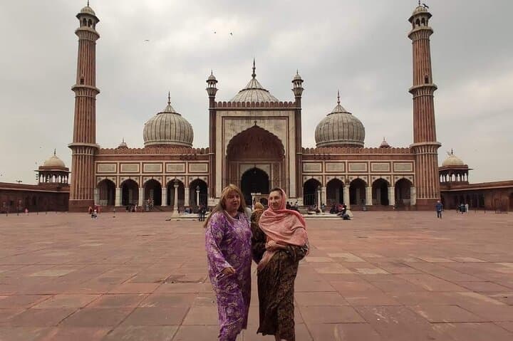 Full-Day Delhi Discovery: Rickshaws, Spices & Iconic Temples photo 4