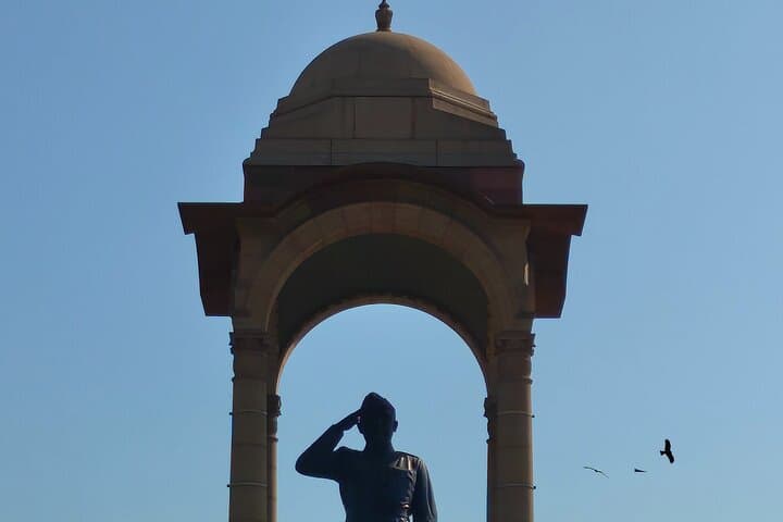Full-Day Delhi Discovery: Rickshaws, Spices & Iconic Temples photo 6