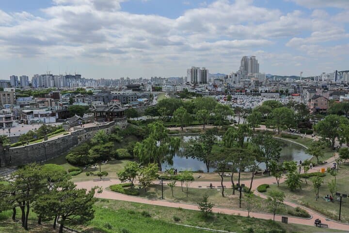 Private Guided Tour of Suwon's Hwaseong Fortress and Folk Village (Optional Incheon Layover) photo 2