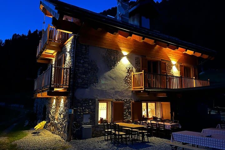 Night Snowshoeing in Thures: Sunset Hike and Mountain Hut Dinner in Val di Susa photo 5