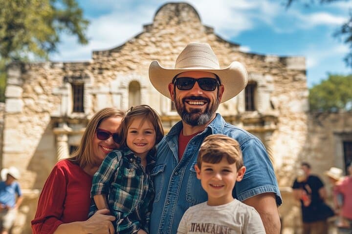 San Antonio Downtown Highlights: Private Guided Walking Tour of the Alamo & River Walk photo 2
