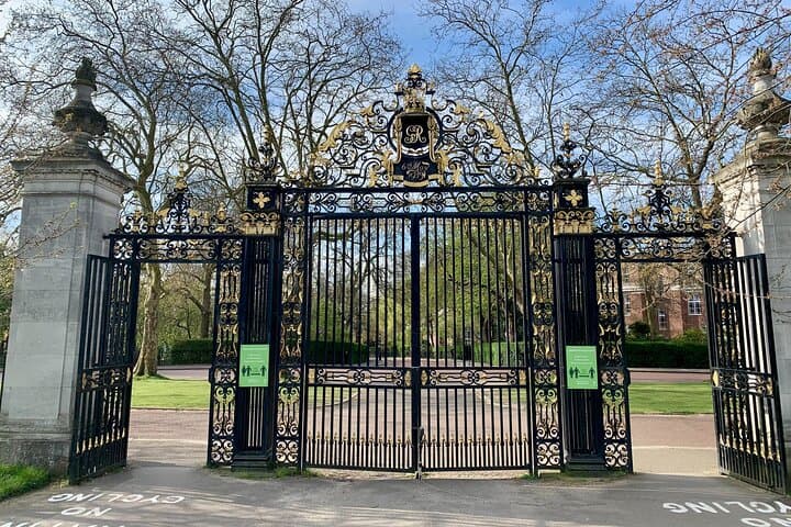 Primrose Hill to Regent's Park: Self-Guided Audio Walk Through London's Green Heart photo 4