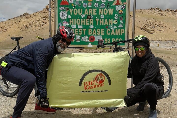 Conquer Umling La: 10-Day High-Altitude Cycling Expedition in Ladakh photo 5