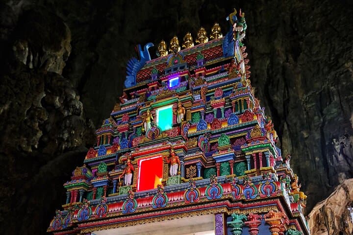 Batu Caves Sari and Batik Experience — Temple Tour, Sari Try-On & Workshop