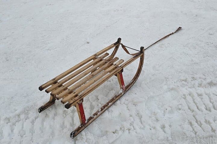 Sledding and Private Lakeside Fondue from Zurich: Rigi Winter Day Trip