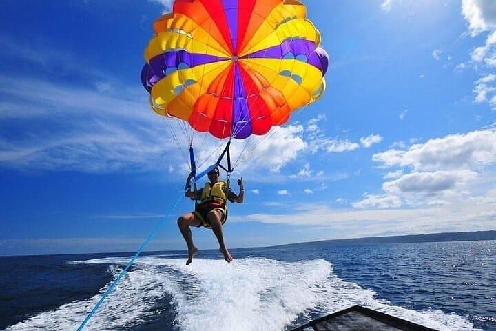 Hurghada Summer Mix: Parasailing, Jet Boat, Banana Boat & Sofa Ride on the Red Sea