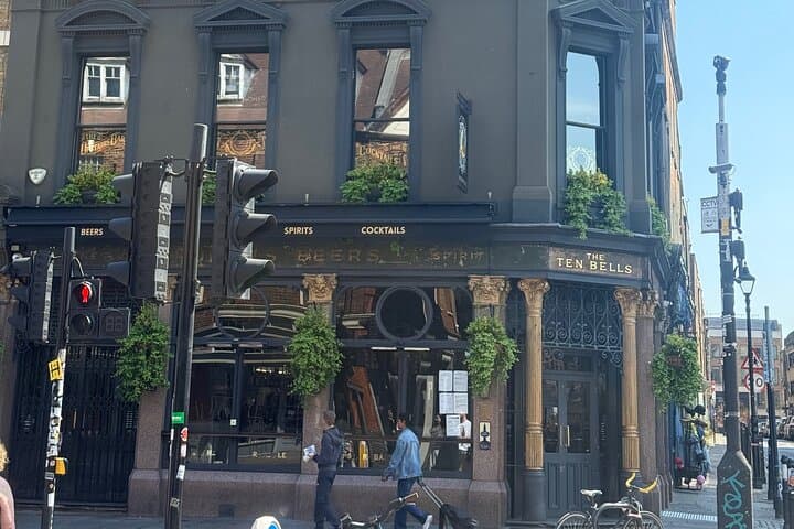 Jack the Ripper Pub Crawl: Whitechapel Crime Walk with Pints photo 6