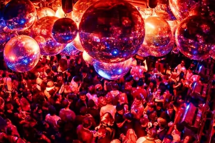 VIP Saturday Night in NYC: Lower East Side Club Entry & Host-Led Night Out