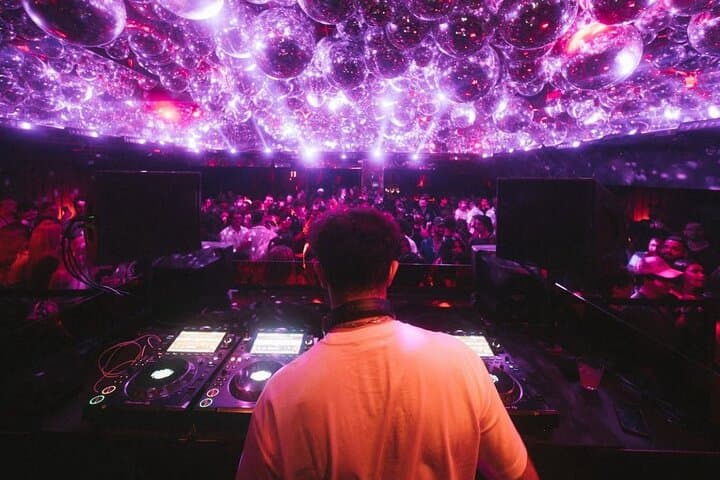 VIP Saturday Night in NYC: Lower East Side Club Entry & Host-Led Night Out photo 3