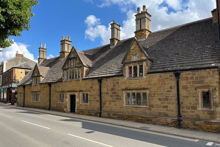 Melton Mowbray Private Walking History Tour — Pies, Churches & Georgian Streets photo 2