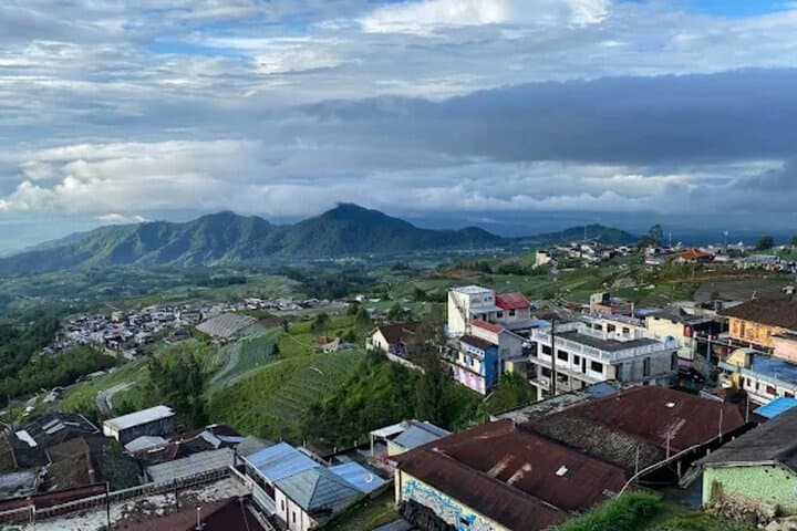 Nepal van Java & Candi Selogriyo: Mountain Village Walk and Rice-Field Trek in Magelang photo 5