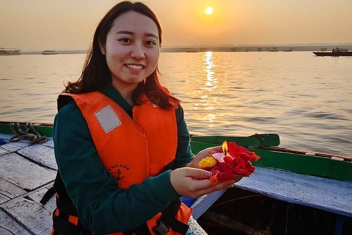 Delhi to Varanasi Overnight: Ganga Aarti, Sunset Boat Ride & Banarasi Silk photo 5