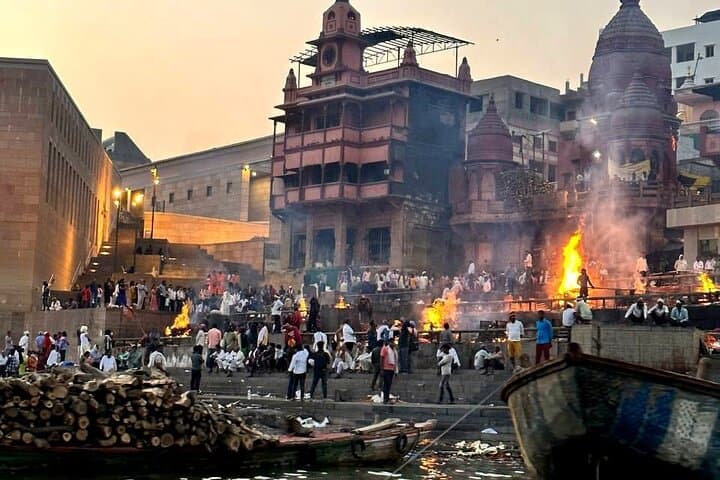 Delhi to Varanasi Overnight: Ganga Aarti, Sunset Boat Ride & Banarasi Silk photo 6