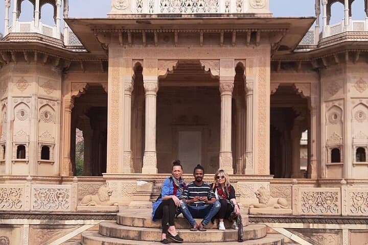2-Day Jaipur Heritage Tour with Ranthambore Tiger Safari photo 2