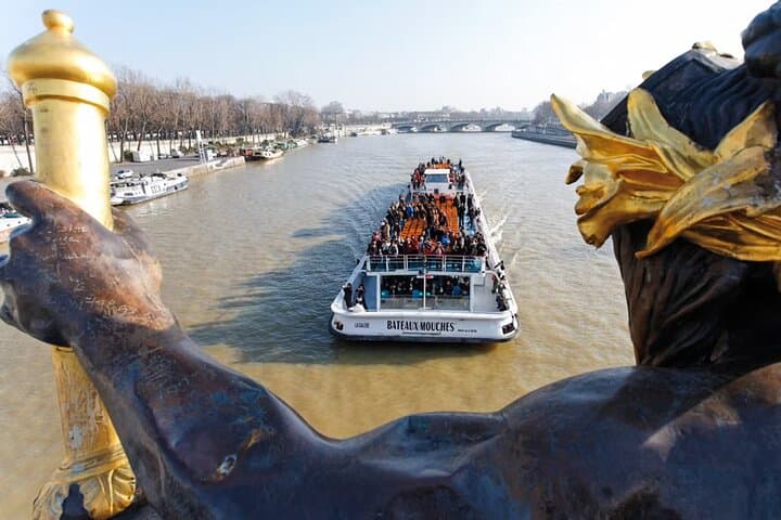 Seine Sightseeing: Bateaux Mouches 1‑Hour Cruise Past the Eiffel Tower photo 6