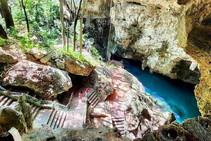 Santo Domingo Private City Tour and Boca Chica Beach Day with Lunch