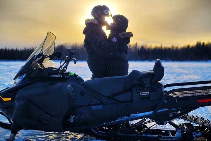 Snowmobile Adventure from Fairbanks: Explore Alaska’s Winter Wilderness