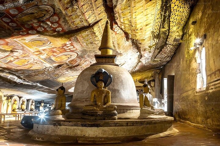 Colombo to Sigiriya Private Transfer with Dambulla Cave & Sigiriya Rock Fortress photo 3