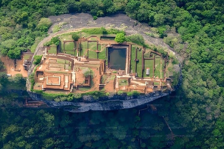 Colombo to Sigiriya Private Transfer with Dambulla Cave & Sigiriya Rock Fortress photo 4