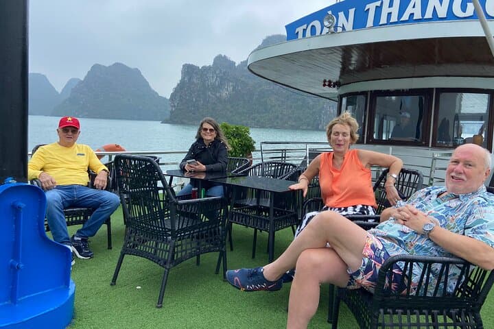 Halong Bay 6-Hour Shore Excursion: Limestone Karsts, Cave Visit and Kayaking