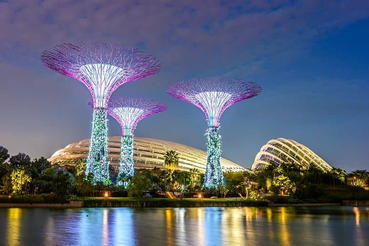 Glittering Singapore Night Tour: River Cruise, Chinatown Walk & Lau Pa Sat Satay Street photo 1