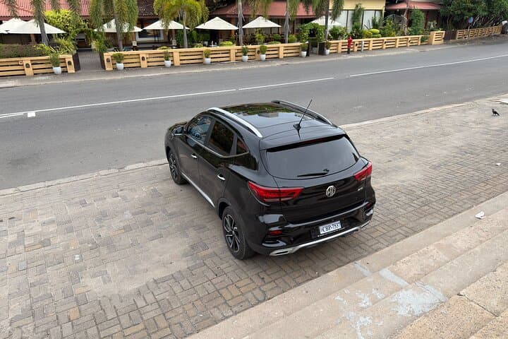Private Sri Lanka Airport Pickup & Multi-Day Driver Hire (Colombo/Bandaranaike) photo 2