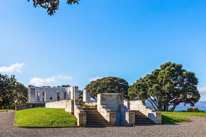 Self-Drive Wellington Coastal Tour: Harbor Views, Lighthouses & Hidden Lookouts photo 2