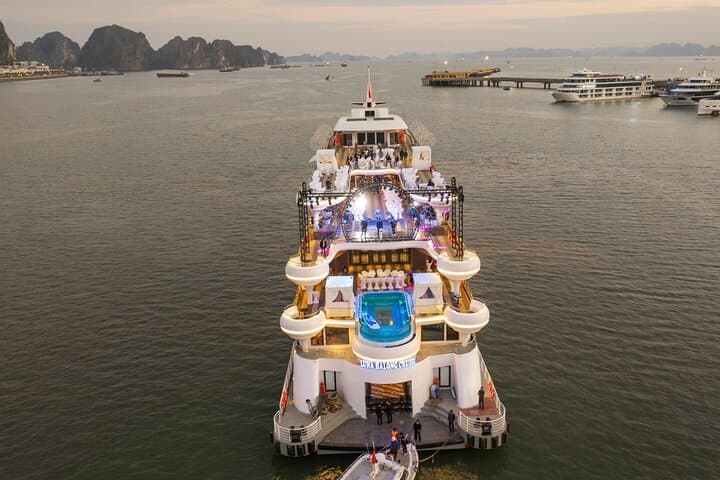 Luxury Luna Cruise Halong Bay — Buffet Lunch & Sundeck Party