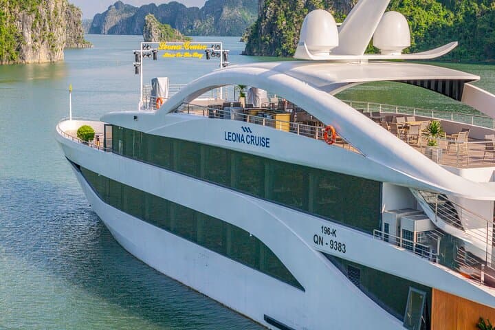 Leona 5-Star Luxury Cruise: Ha Long Bay Day Trip from Hanoi
