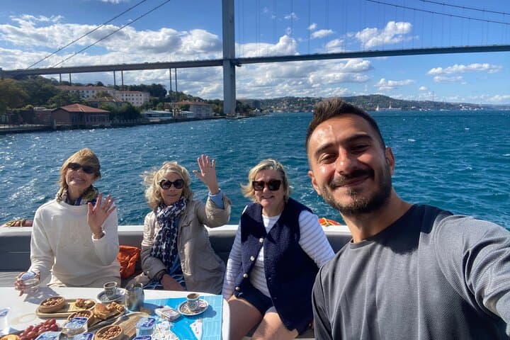 Luxury Bosphorus Yacht Cruise with Kanlica Stopover photo 2