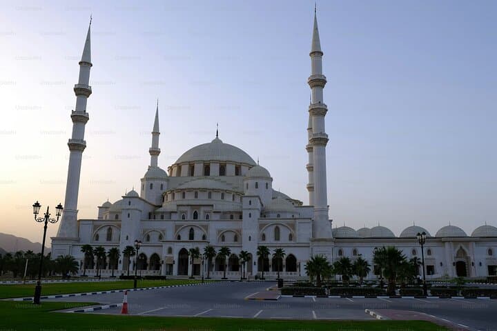 7-Night Dubai Abu Dhabi & Fujairah Explorer: City Sights, Desert Safari and Coastal Fujairah