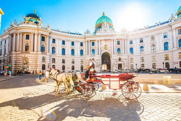 Private Transfer Salzburg to Vienna with Two Stops in St. Gilgen & Hallstatt photo 6