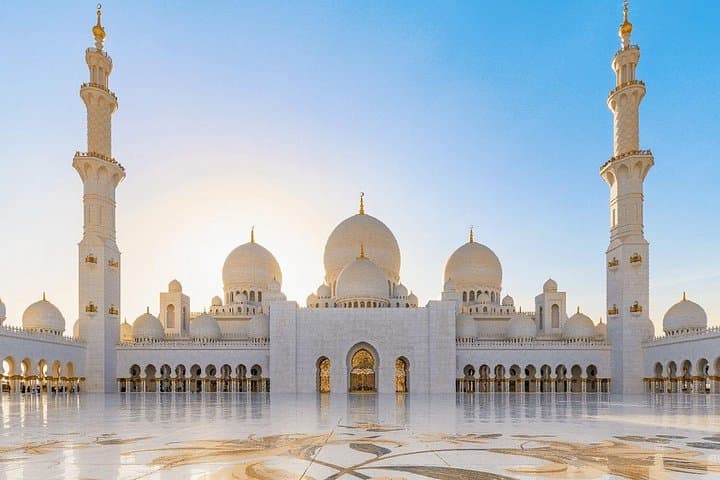 Abu Dhabi Private City Tour with Qasr Al Watan — Full-Day Highlights photo 1