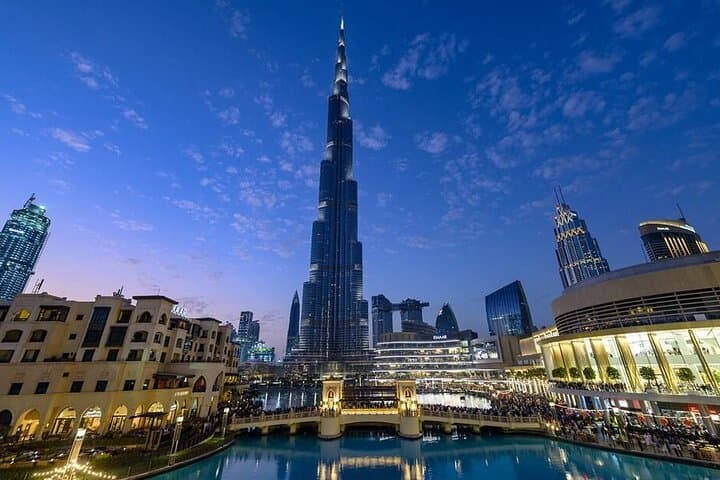Sunset at Burj Khalifa: 124th & 125th Floor Tickets with Private Transfer