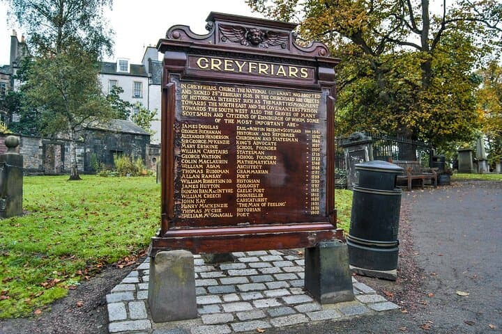Haunted Greyfriars Kirkyard & Edinburgh Castle: Private Guided Tour with Skip-the-Line Options photo 3