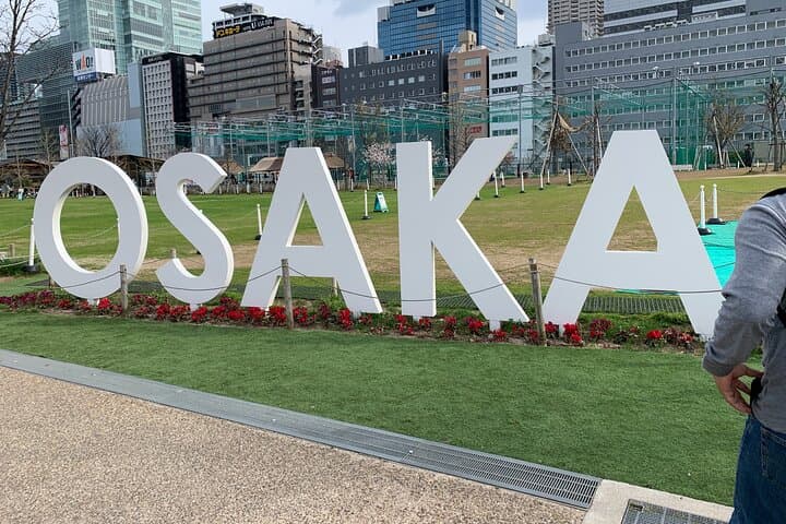 Osaka Walking Tour: Osaka Castle, Tsutenkaku & Dotonbori Street Food Experience photo 3
