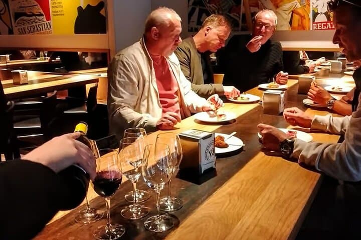 Valencia Gourmet Tapas Tour: Bike or Walk Through Ruzafa & Eixample