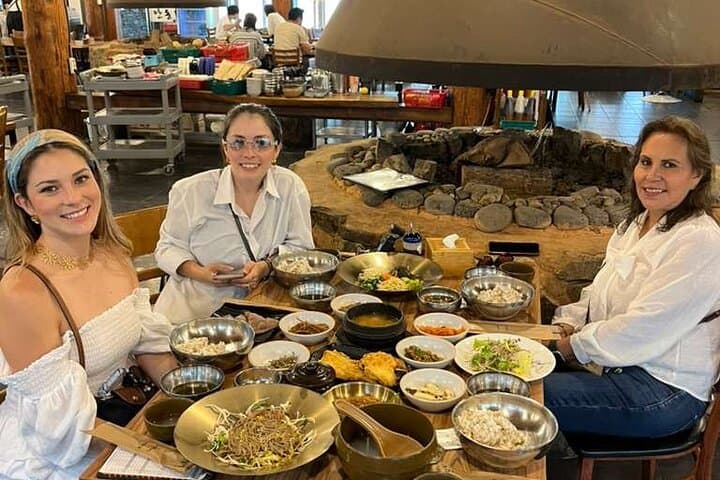 Private Busan Highlights Tour — Custom 4–8 Hour Private Sightseeing with Guide & Photographer photo 3