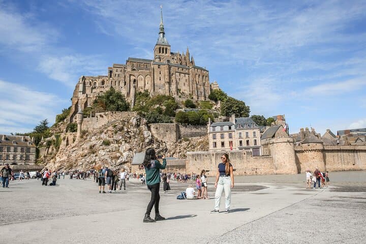 Normandy D-Day Beaches and Mont Saint-Michel: 2-Day History and Coastal Wonders from Paris photo 3