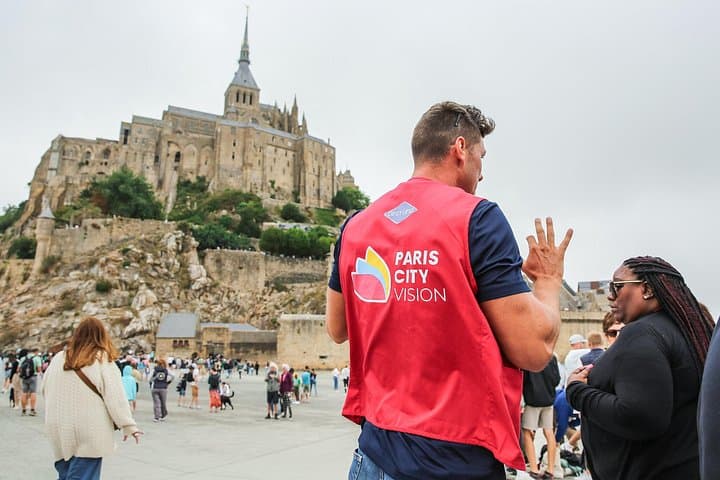 Normandy D-Day Beaches and Mont Saint-Michel: 2-Day History and Coastal Wonders from Paris photo 4