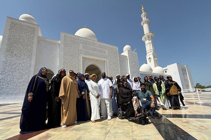 Abu Dhabi Private Day Tour from Dubai: Grand Mosque, Qasr Al Watan & Corniche photo 1