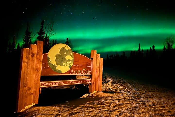 Exploring Alaska’s Arctic Circle: Northern Lights Adventure from Fairbanks
