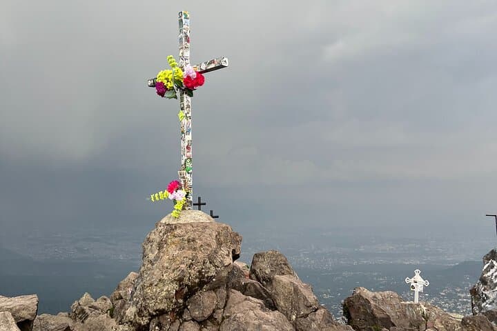 Pico del Águila Devil's Backbone Hike from Mexico City — 3,880m Summit Day Trip photo 3