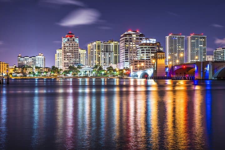 Miami International Airport Luxury Limo & Car Service: Smooth Transfers and Local Insight photo 2