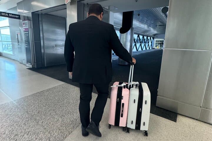 Miami International Airport Luxury Limo & Car Service: Smooth Transfers and Local Insight photo 6